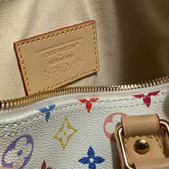 STUNNING Fashion Satchel with Leather Details and Long Strap! Fashion Crossbody! - Picture 5 of 10